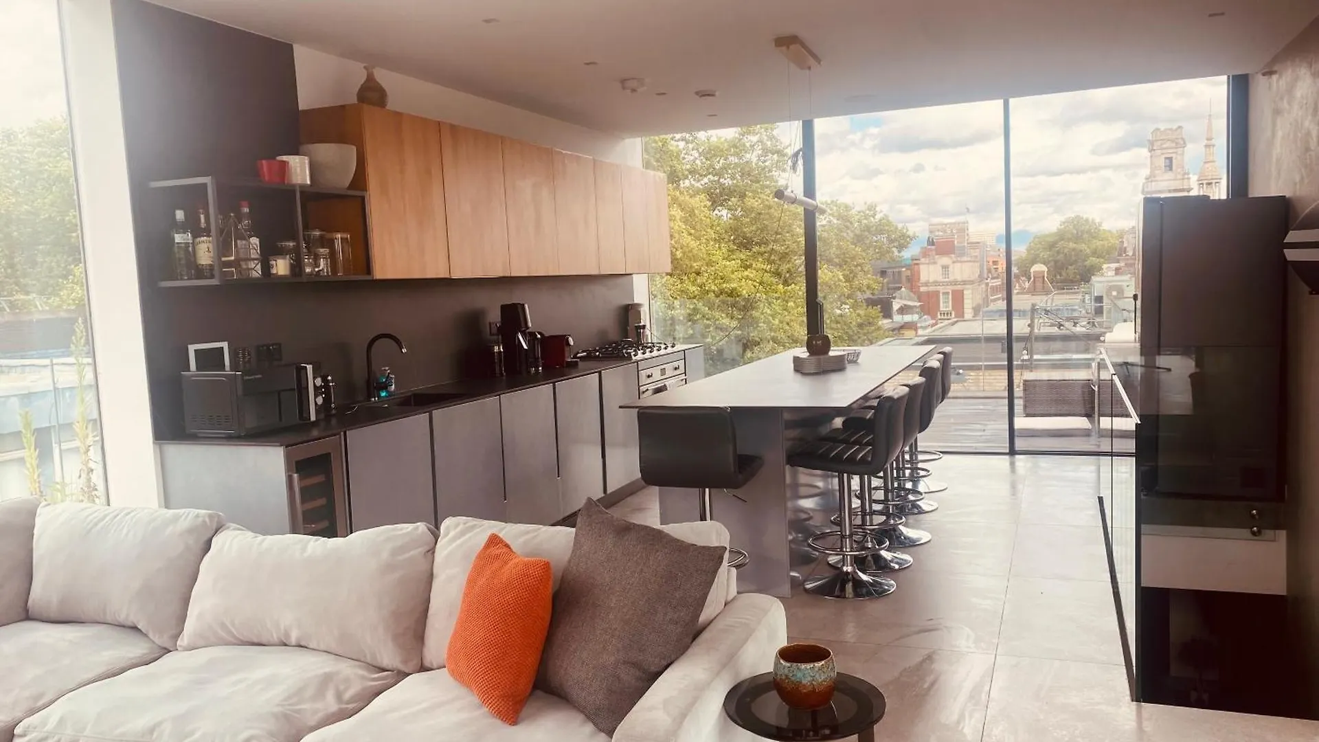 Shoreditch 3 Bed 2 Bath Apartment Large Terrace & Park View London 0*,  United Kingdom